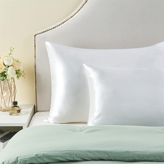 BEDELITE Satin Pillowcase with Zipper 2 Pack, White Pillow Cases Standard Size, Super Soft and Cooling Similar to Silk Pillow Cases, Gift for Women Men(20x26 Inches)